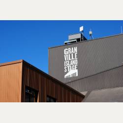 ayumilog | Vancouver | グランビルアイランド | Granville Island Stage - Arts Clubシアター 建物からしてアートよね。 ayumilog | Vancouver | グランビルアイランド | Granville Island Stage - Arts Clubシアター 建物からしてアートよね。