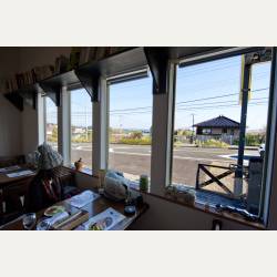 ayumilog | Chiba | ライバック(鴨川のカレー屋さん) | 店内からは海が見られるよ ayumilog | Chiba | ライバック(鴨川のカレー屋さん) | 店内からは海が見られるよ