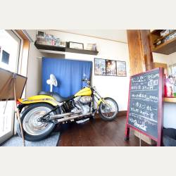 ayumilog | Chiba | ライバック(鴨川のカレー屋さん) | 店内にはバイクが! ayumilog | Chiba | ライバック(鴨川のカレー屋さん) | 店内にはバイクが!