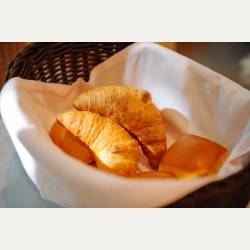 ayumilog | Karuizawa | 旧軽井沢ホテル音羽ノ森 | おいしいクロワッサンやミルクパン。 ayumilog | Karuizawa | 旧軽井沢ホテル音羽ノ森 | おいしいクロワッサンやミルクパン。